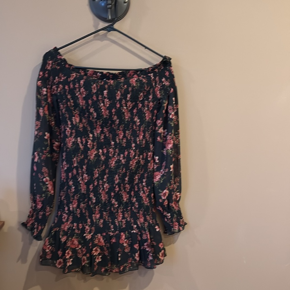 Forever 21 On/Off the Shoulder Smock Stretch Dress- Medium- Black Floral